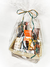 Load image into Gallery viewer, BC Locavore Gift basket - Local Brew
